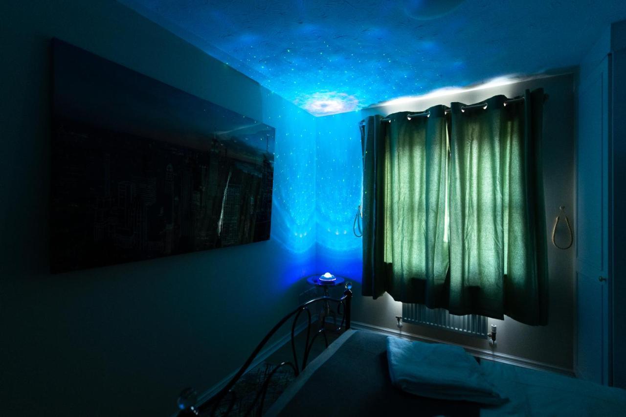 Escape The Matrix - 2 Bed Flat In City Centre With Free Parking Southampton Exterior photo